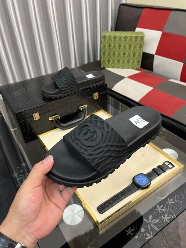 Gucci Black Men's Slides Sandal with Interlocking G