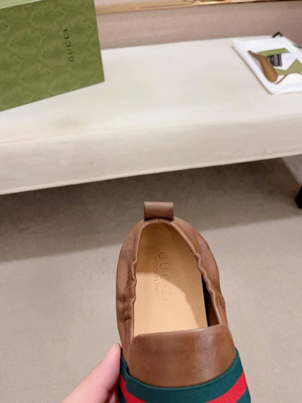 Gucci Men's Brown Leather Loafer with Web