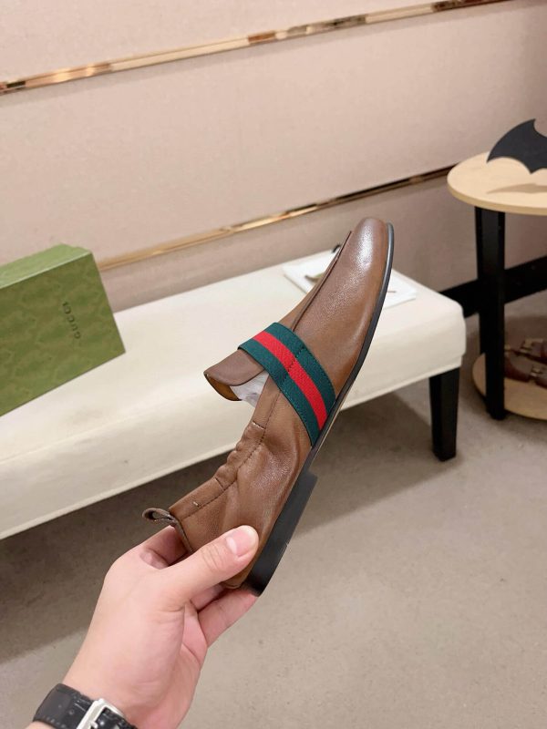 Gucci Men's Brown Leather Loafer with Web