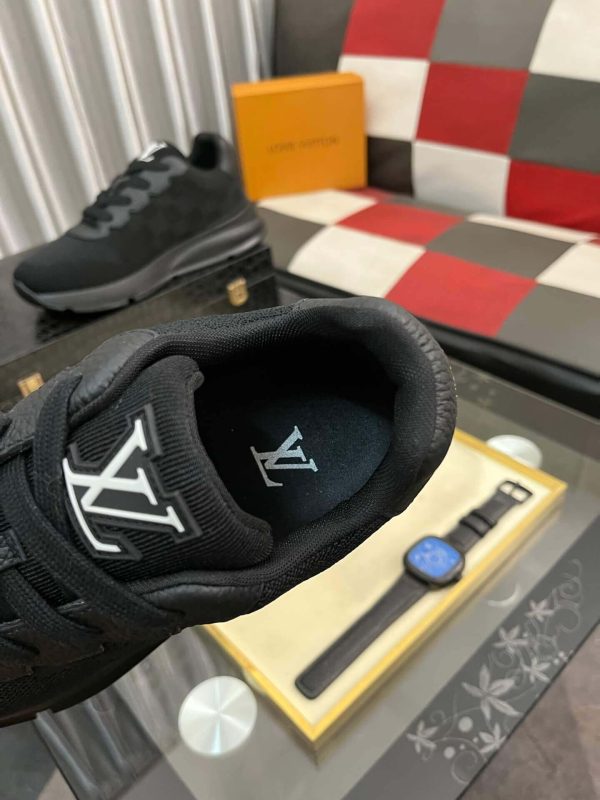 LVRunnerTaticSneaker._4 LV Classic Trainers in Black