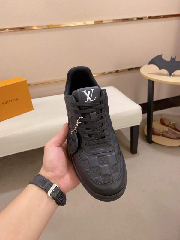LOUIS VUITTON Rivoli Sneaker in Black