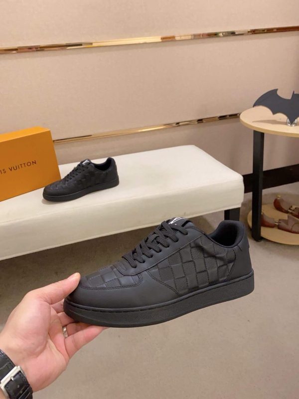 LOUIS VUITTON Rivoli Sneaker in Black