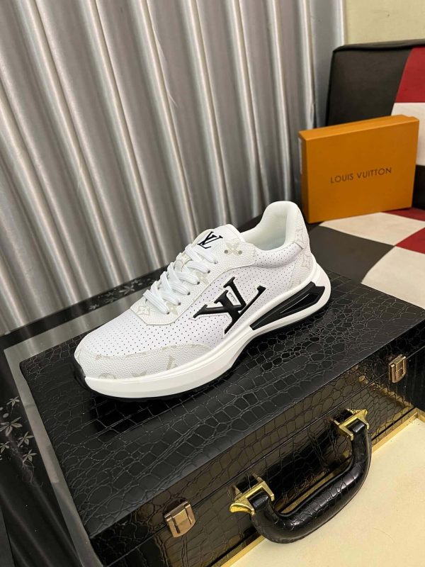 LouisVuittonMen_sSneakers_3_615320b3-b851-4ea7-b27f-ae0f06ebb9f5 Louis Vuitton Men's Trainer in White