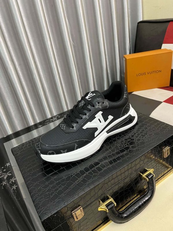 Louis Vuitton Men's Trainer in Black