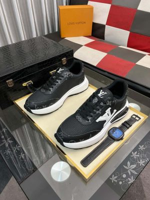 Louis Vuitton Men's Trainer in Black