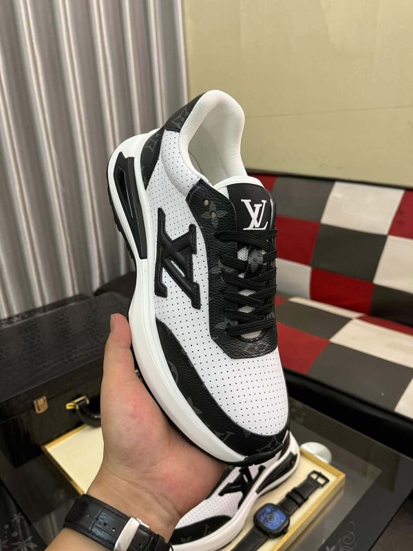 LouisVuittonMen_sSneakers_6_0af69c71-10ff-4182-8930-b89a7a89f575 Louis Vuitton Men's Trainer in White