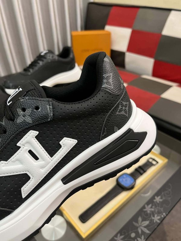 Louis Vuitton Men's Trainer in Black