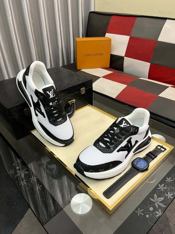 LouisVuittonMen_sSneakers_7_aa6df650-061a-4eea-8ef8-cf8f2f26d41b Louis Vuitton Men's Trainer in White