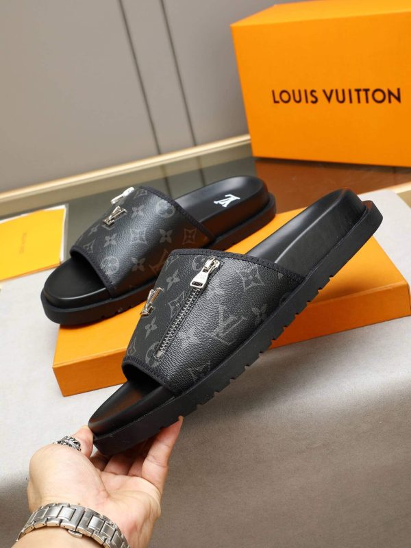LouisVuittonSlippers_2_193af21b-b7b6-428f-a3f5-57280bc5f85a Louis Vuitton Men's Black Monogram Canvas Slides