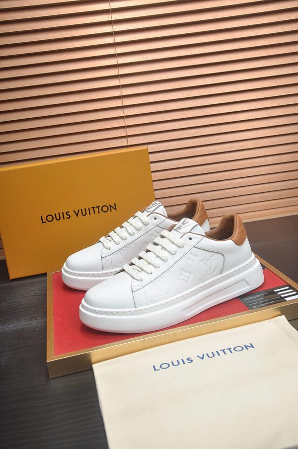 LouisVuittonslippers_7_380979c9-44d8-4317-97b4-ab653c18022b LOUIS VUITTON White Beverly Hills Sneaker