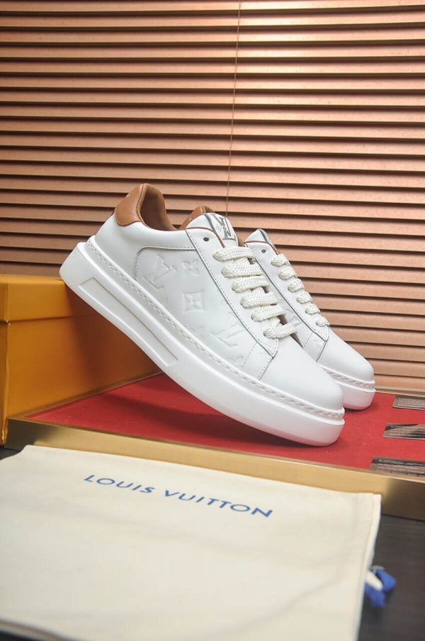 LouisVuittonslippers_8_4f3b5432-62c0-4ce6-954f-4c138ad17d6b LOUIS VUITTON White Beverly Hills Sneaker