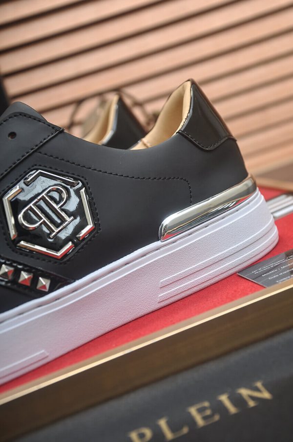 Philipp Plein Lo-Top Leather Arrow Force Sneakers in Black