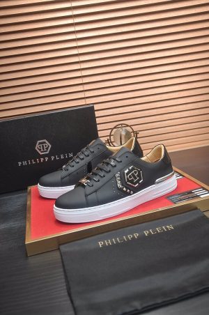 Philipp Plein Lo-Top Leather Arrow Force Sneakers in Black