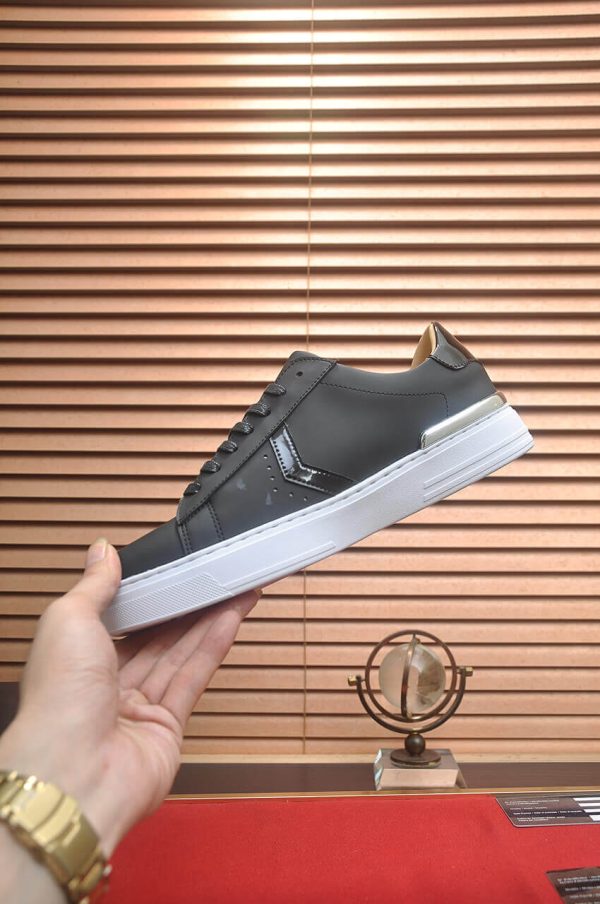 Philipp Plein Lo-Top Leather Arrow Force Sneakers in Black