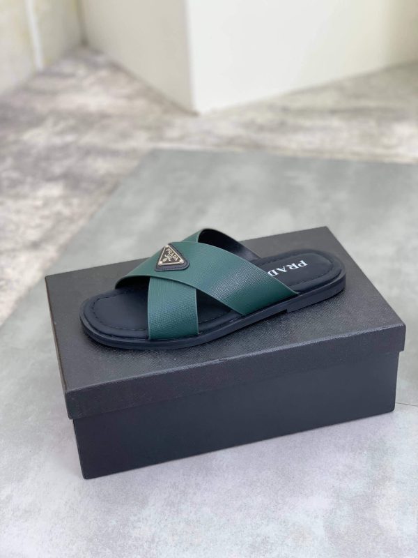 Pradamen_scrisscrosssandalsingreenleather_10 Prada Green Saffiano Leather Crisscross Slides