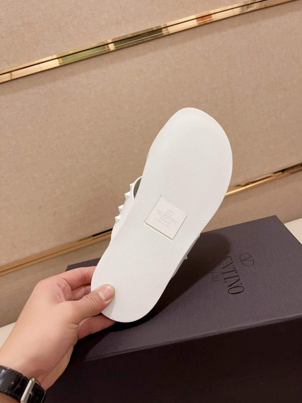 Valentino Garavani Rockstud Sandal in White Leather