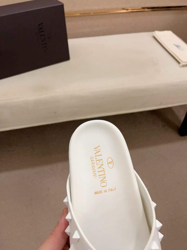 Valentino Garavani Rockstud Sandal in White Leather