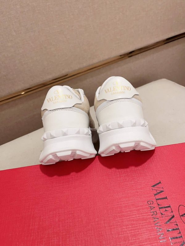 Valentino Garavani True Act Low-Top Trainer in White Nappa Leather And Beige Toile Iconographe Fabric
