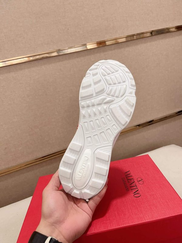 Valentino Garavani True Act Low-Top Trainer in White Nappa Leather And Beige Toile Iconographe Fabric