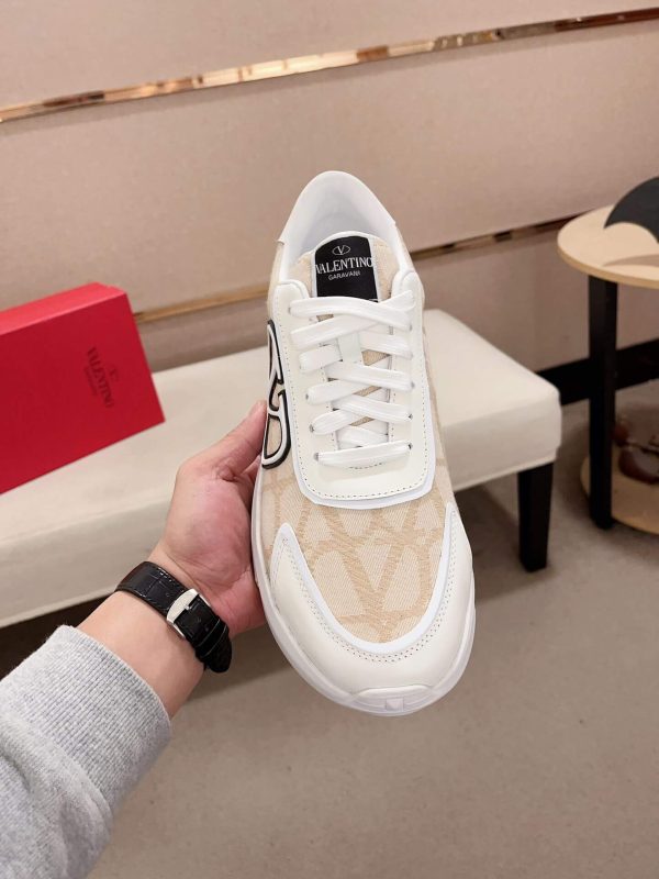 Valentino Garavani True Act Low-Top Trainer in White Nappa Leather And Beige Toile Iconographe Fabric