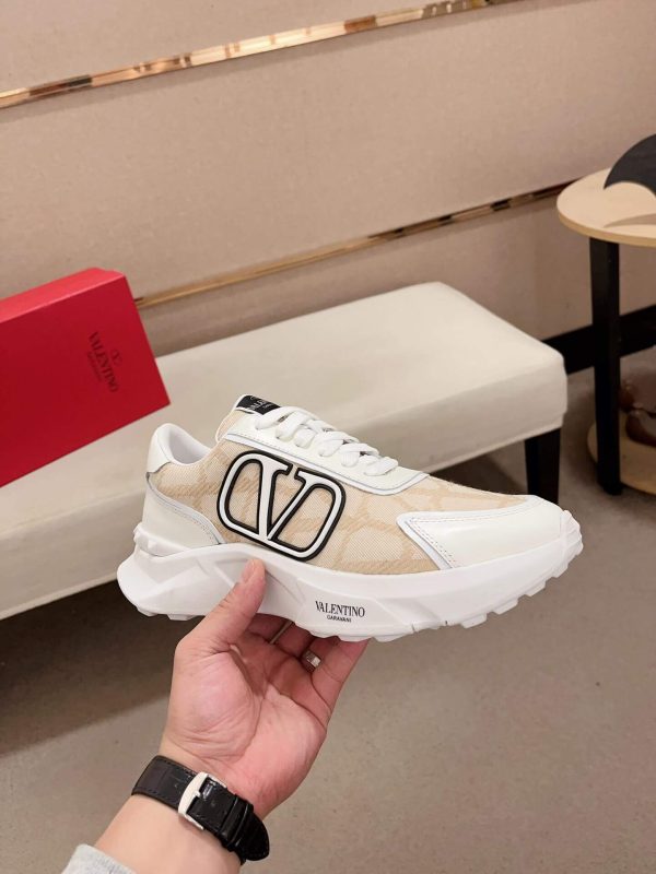 Valentino Garavani True Act Low-Top Trainer in White Nappa Leather And Beige Toile Iconographe Fabric