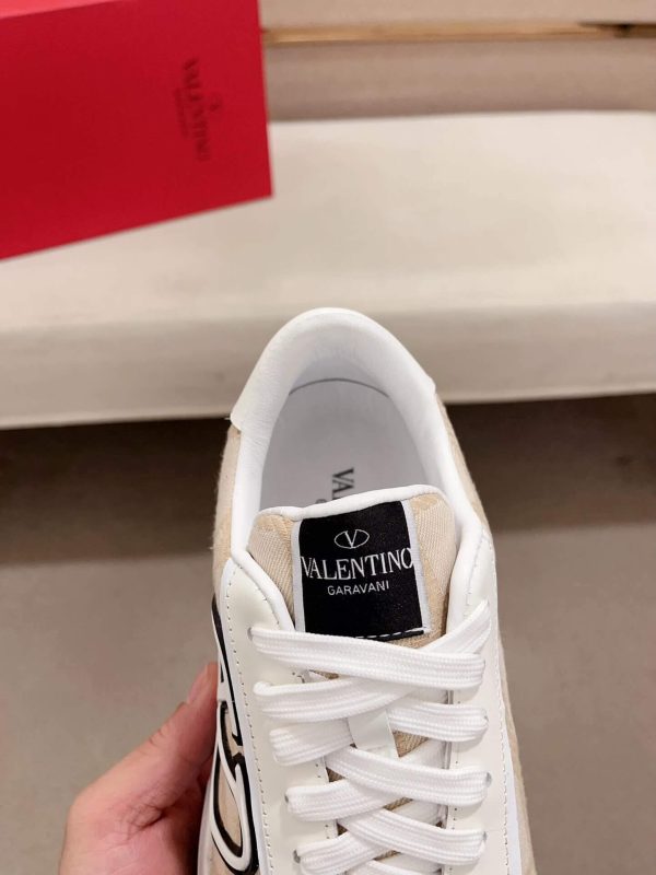 Valentino Garavani True Act Low-Top Trainer in White Nappa Leather And Beige Toile Iconographe Fabric