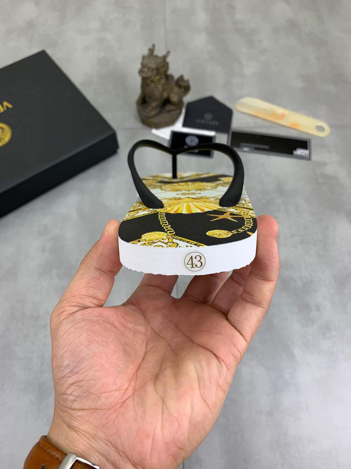 Versace Baroque Pattern Flip-Flops 7 Versace Baroque Pattern Flip-Flops - Image 7