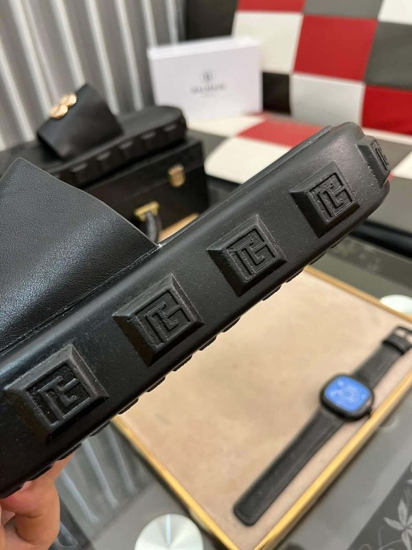 Balmain B Logo Slides