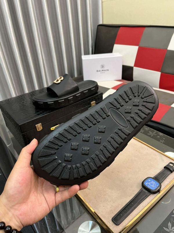 Balmain B Logo Slides