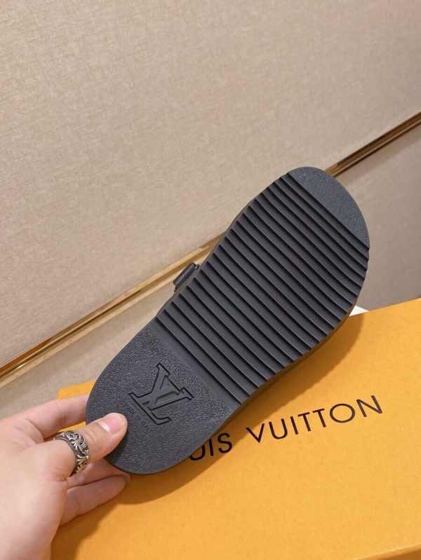 Louis Vuitton Honolulu Mule in Black