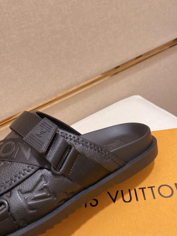 Louis Vuitton Honolulu Mule in Black