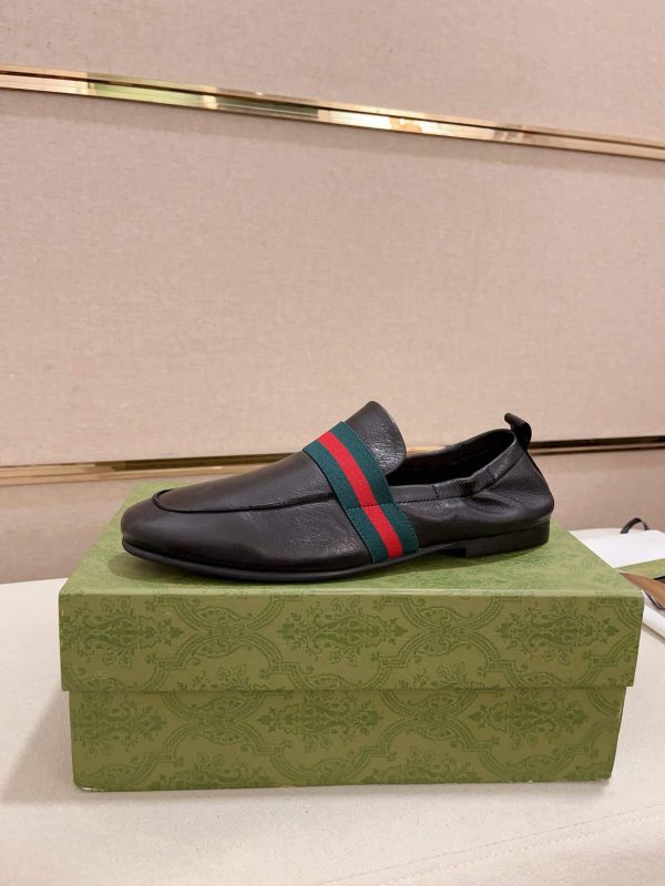 Gucci Men's Black Leather Loafer with Web