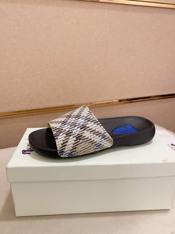 Burberry Beige Check Dive Slides