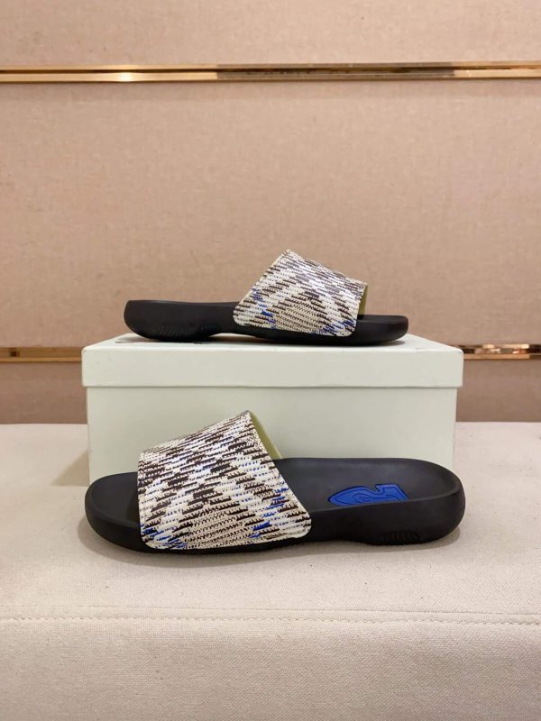 Burberry Beige Check Dive Slides