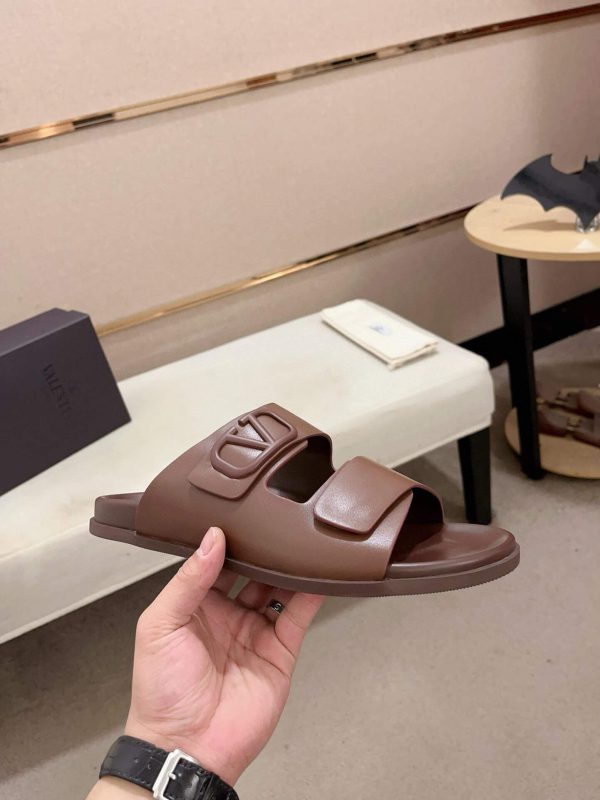 Valentino Garavani VLogo Sandals in Brown Leather