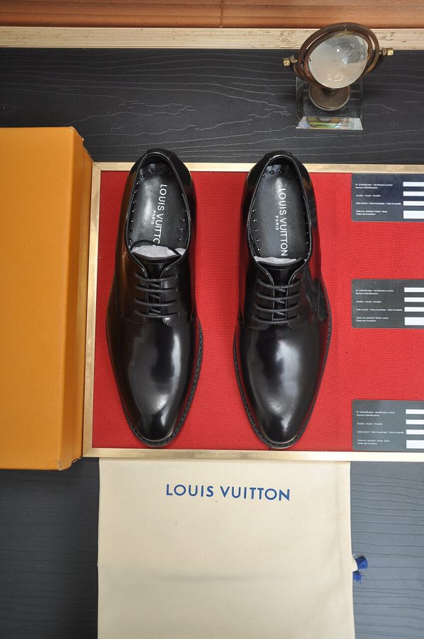 Louis Vuitton Black Patent Leather Oxford Shoes
