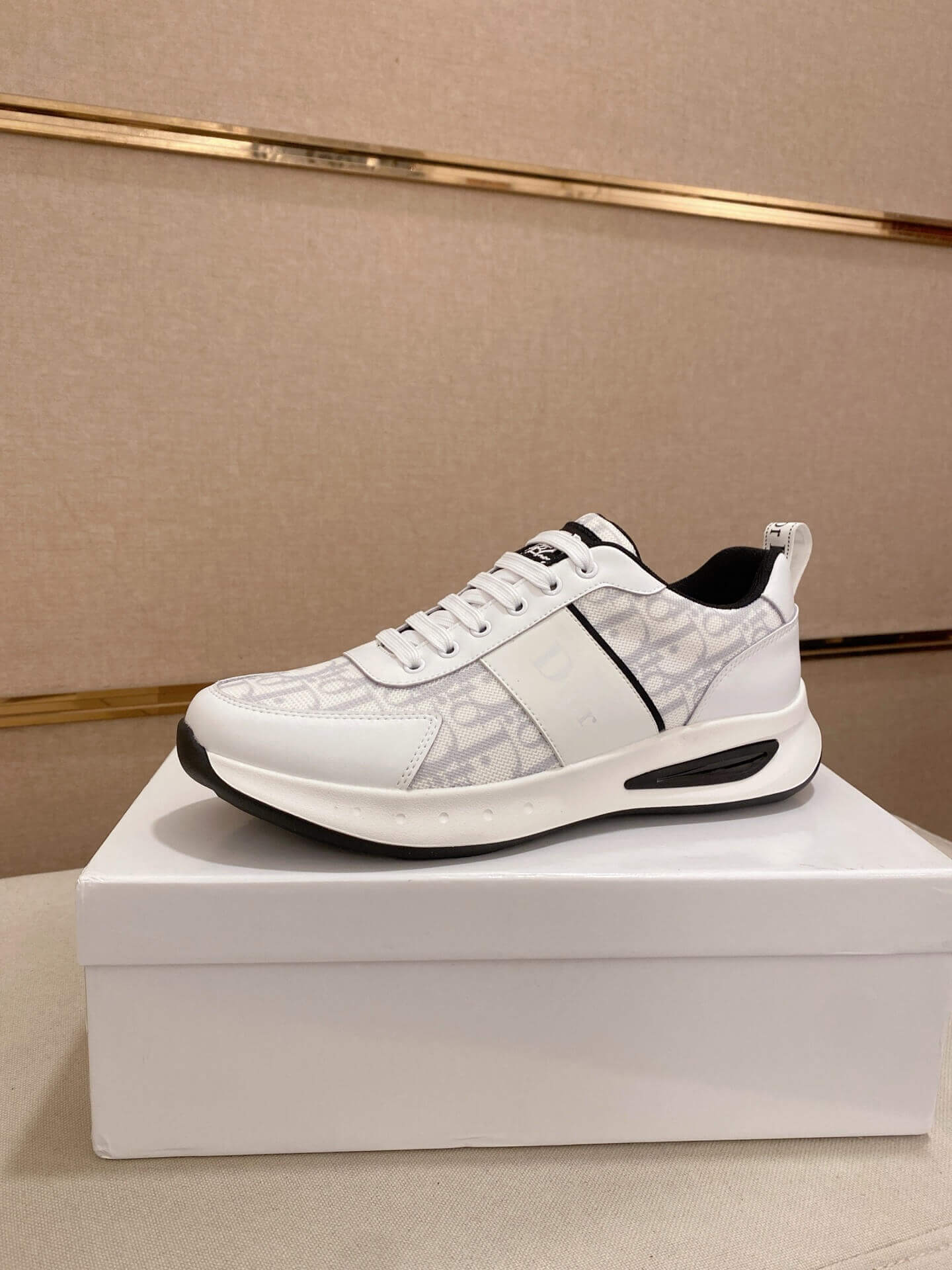 Dior White and Grey Dior Oblique Jacquard Runner Sneaker 9 Dior White and Grey Dior Oblique Jacquard Runner Sneaker - Image 9