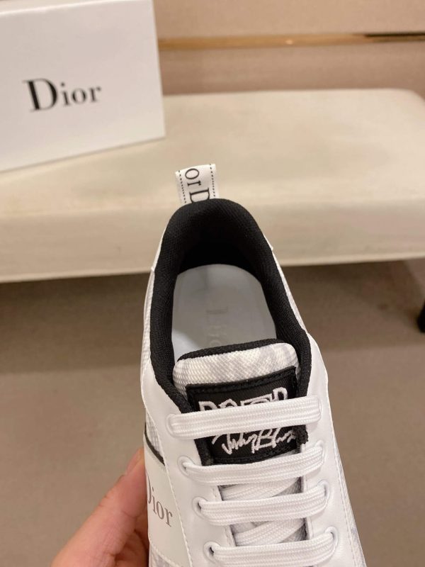 Dior White and Grey Dior Oblique Jacquard Runner Sneaker