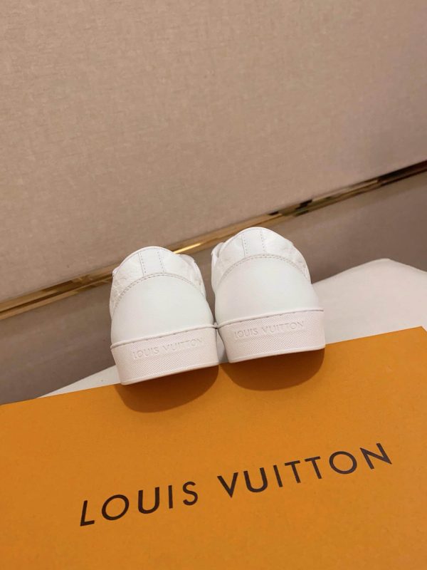 whiteLouisVuittonLuxembourgsneaker_3 Louis Vuitton White Grained Leather Match-Up Sneaker