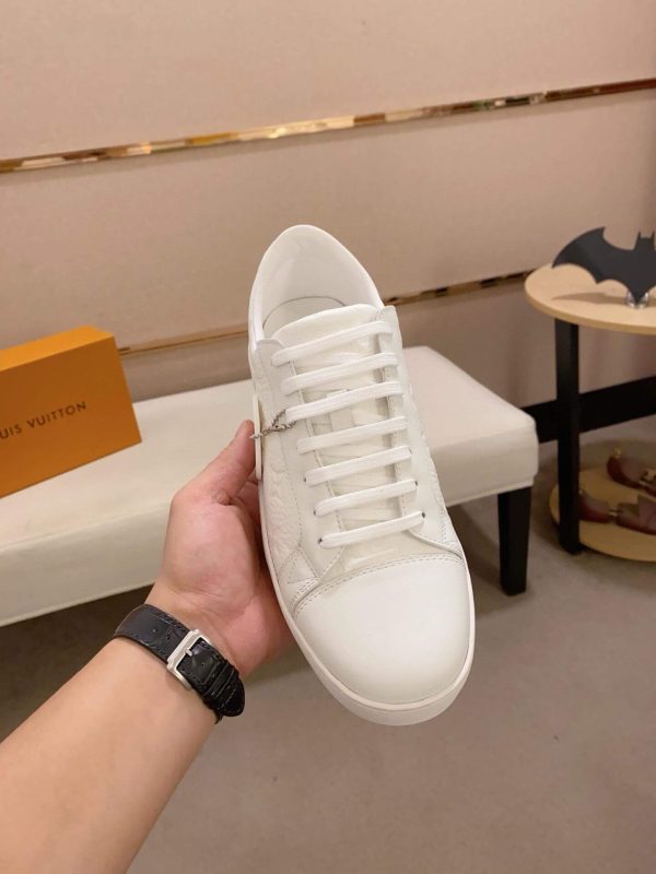 whiteLouisVuittonLuxembourgsneaker_5 Louis Vuitton White Grained Leather Match-Up Sneaker