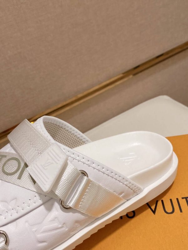 whiteLouisVuittonmule_specificallytheLVSunsetFlatComfortMule_1 Louis Vuitton Honolulu Mule in White