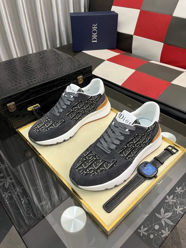 B23 League Low-Top Sneaker