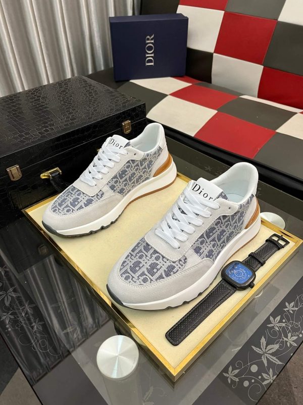 B23 League Low-Top Sneaker