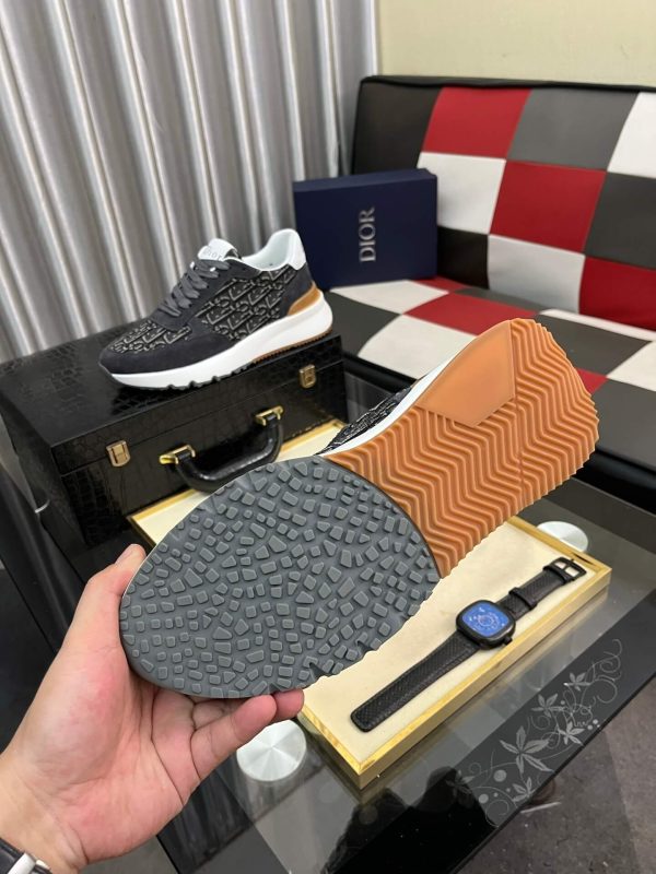 B23 League Low-Top Sneaker