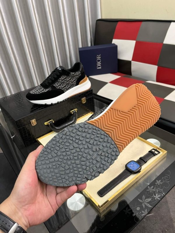 B23 League Low-Top Sneaker