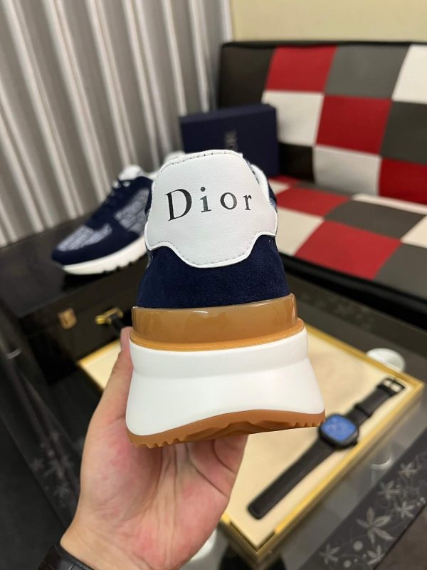 B23 League Low-Top Sneaker