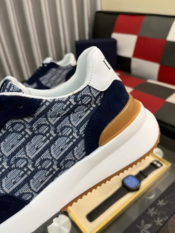 B23 League Low-Top Sneaker