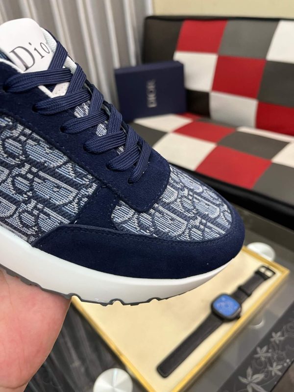 B23 League Low-Top Sneaker