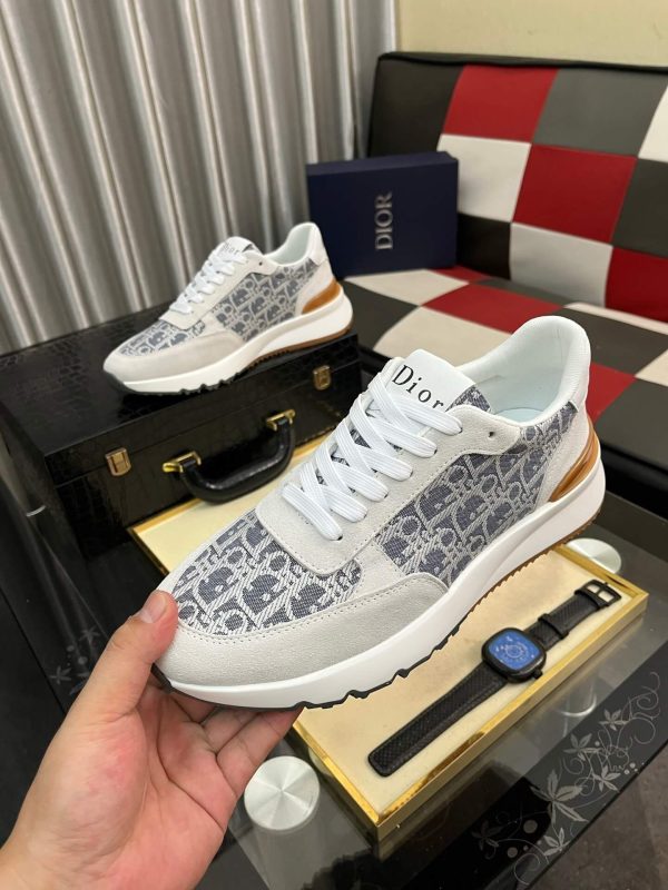 B23 League Low-Top Sneaker