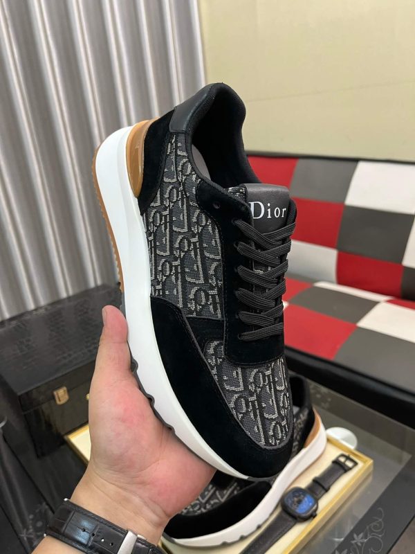 B23 League Low-Top Sneaker